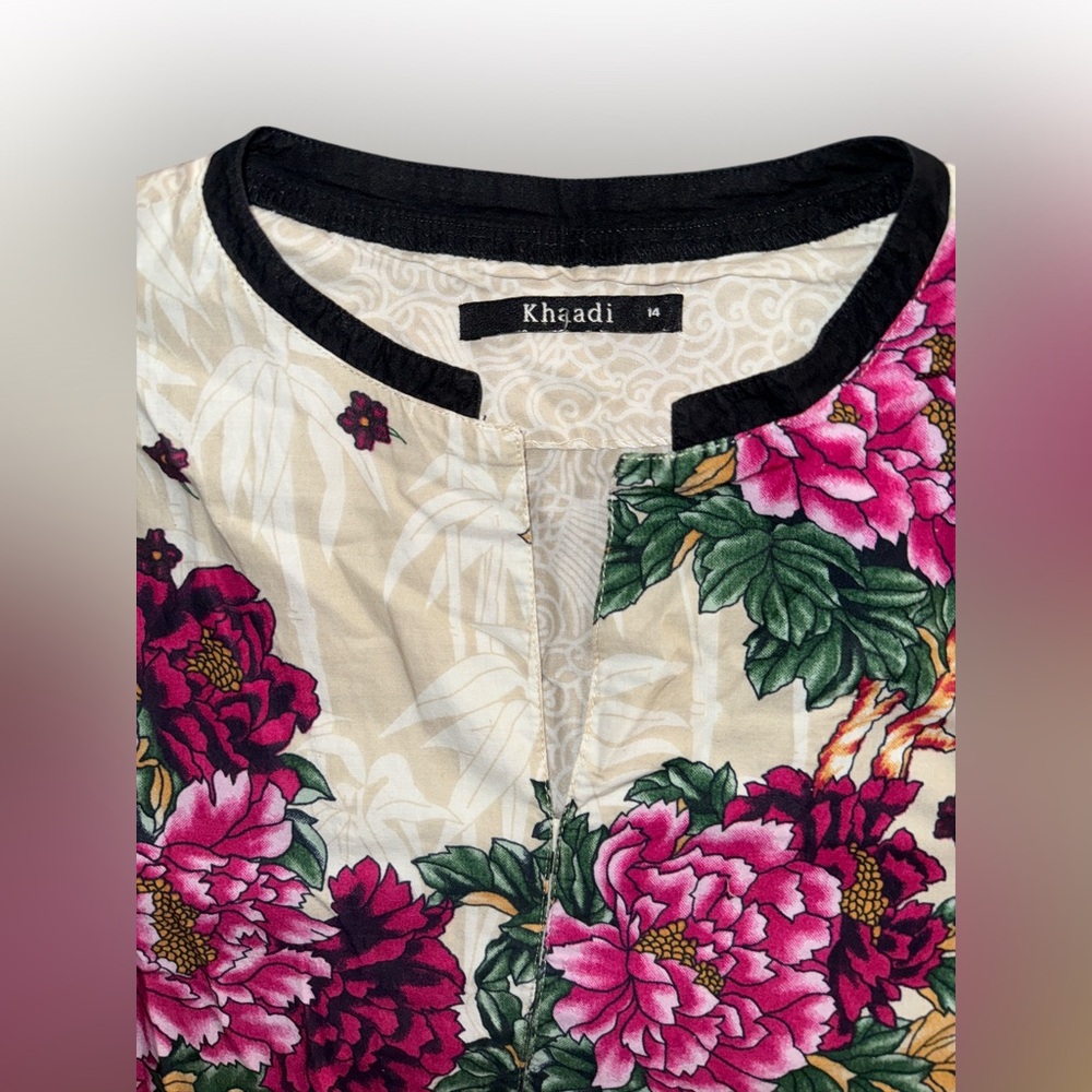 Khaadi Vibrant Floral Women's Kurta - Picture 2 of 6